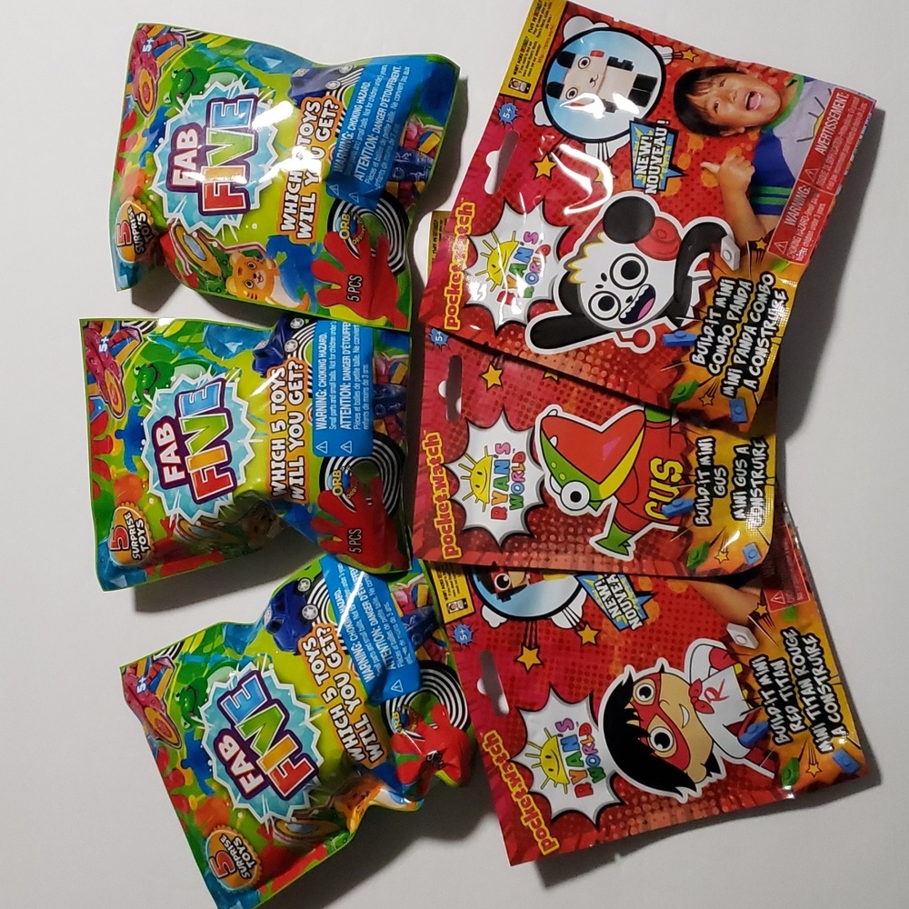 Lot of 6 Mystery Fab Five and Ryan's World Build It Minis (Red Titan/Gus/ Panda)